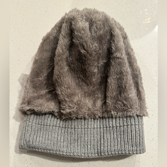 Winter beanie lined for extra layer of warmth - Picture 3 of 4